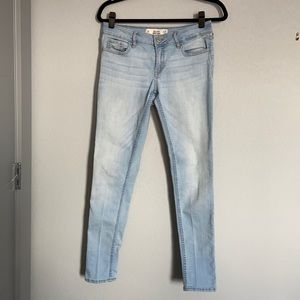 Size 5R W 27 L 31 Hollister light denim jeans